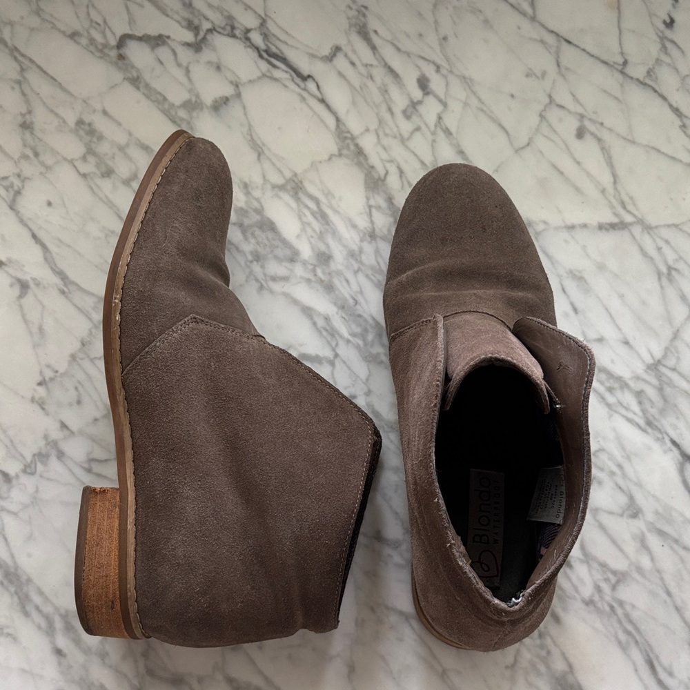 Cute women’s taupe ankle boots